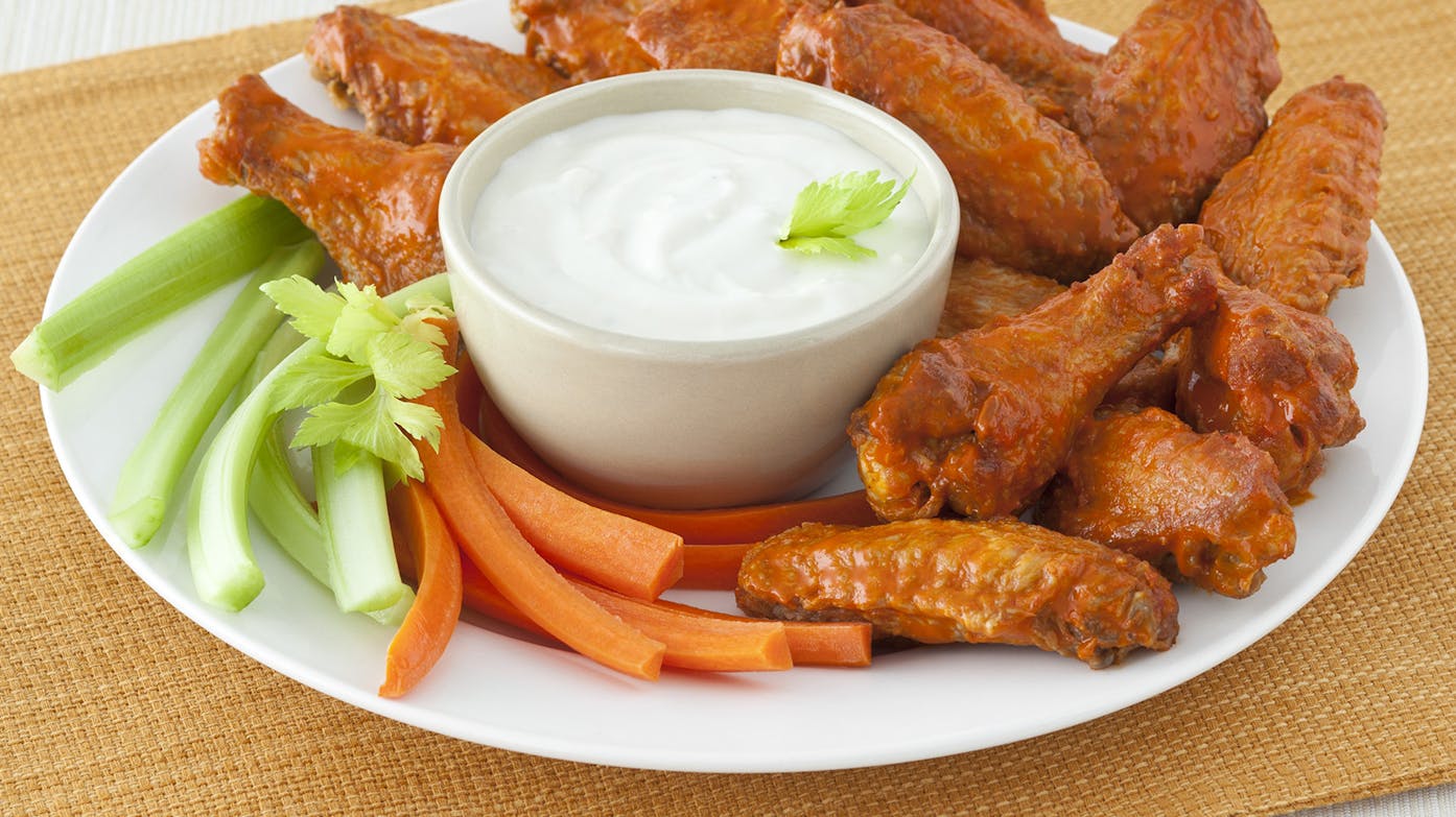 Buffalo Wingwith Ranch cropped